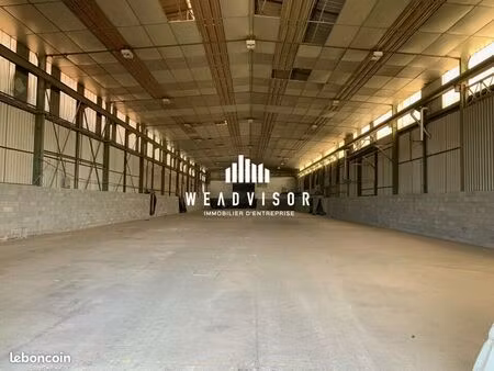 local d'activité 3 150 m²