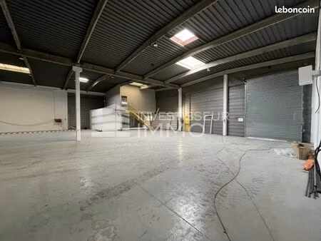 local industriel 970 m²