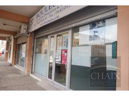 location local commercial 36m2 aubagne 13400 - 566 € - surface privée