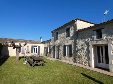 maison 7 pièces - 300 m²