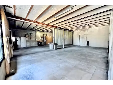 vente locaux professionnels 0 pièces 301 m² à saint-cannat (13760)  390 000 €