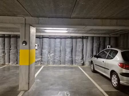 parking intérieur au quartier européen