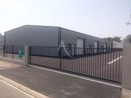 a sallertaine - a louer local artisanal de 150 m² à 300 m²