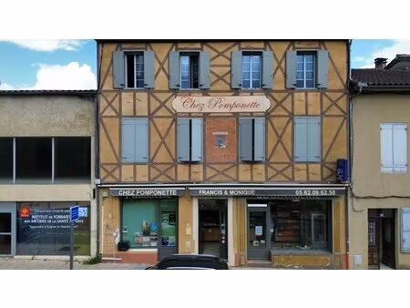 immeuble de rapport locatif composé d'un local commercial et de 3 appartements