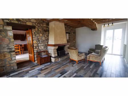 maison en pierres habitable et rénovée avec extension possib