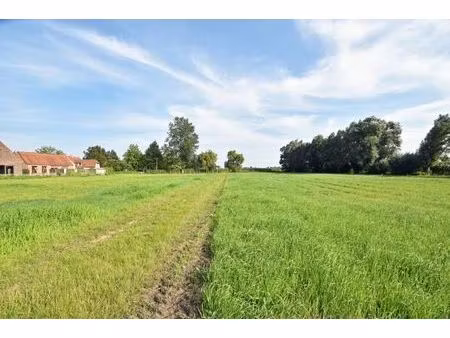 makkelijk toegankelijk stuk landbouwgrond nabij het centr...