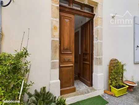 immeuble 11 pièces 226 m²