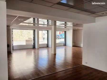 local commercial 245 m² craon