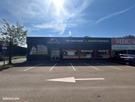 local commercial 400 m²