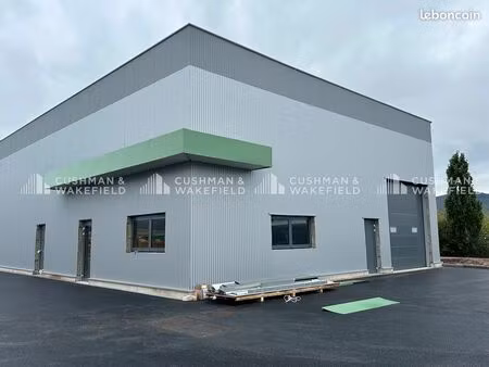 local d'activité 270 m²