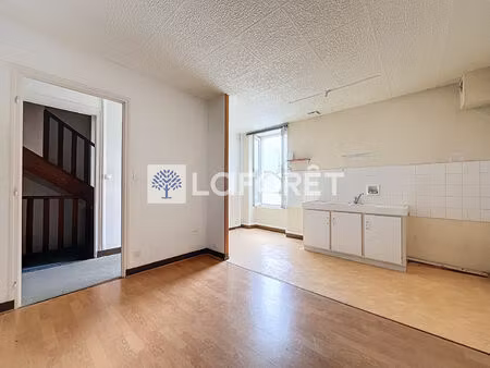 immeuble à secondigny plein bourg