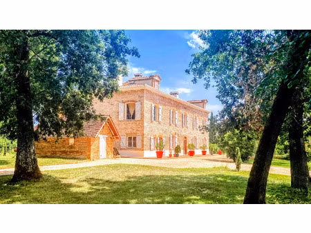 vente maison 13 pièces 560 m² montpezat-de-quercy (82270)