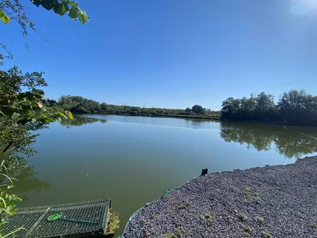 terrain de pêche et chasse hutte aux portes d'amiens.