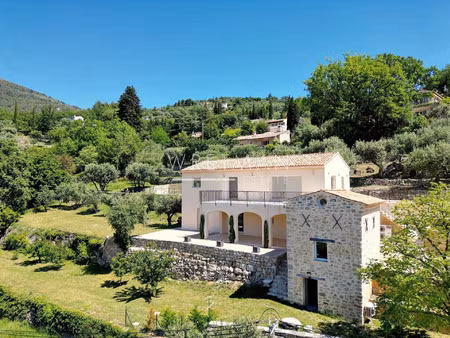 vente maison 5 pièces 210 m² seillans (83440)