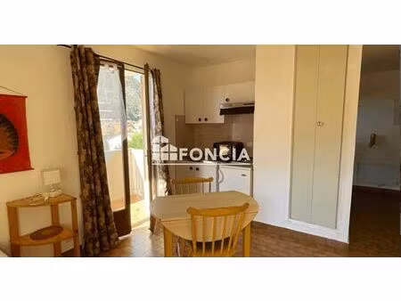 studio meublé loué avec balcon et cave