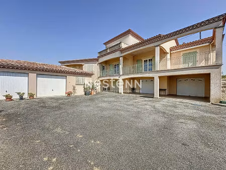 a vendre maison 5 pièces 3 chambres de 141 m2