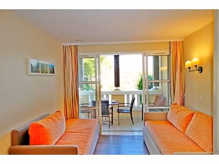 agay cap esterel le village 2 pieces premier etage. terrasse couverte en angle