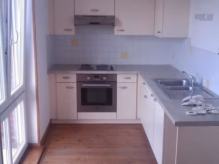 grand f2 avec une mezzanine en plus