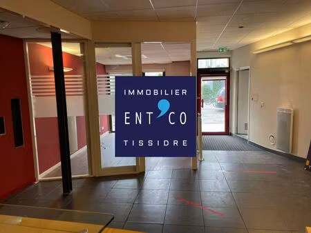 location commerce 4 pièces 141 m² à agen (47000)