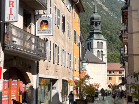 murs commerciaux thônes