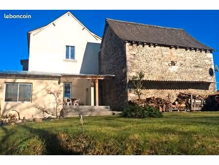 emplacement auto sur terrain privé