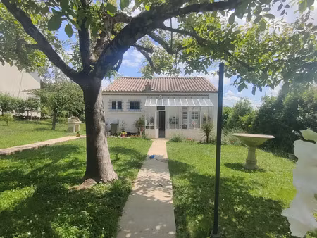 vente maison saintes 17100 - - surface privée