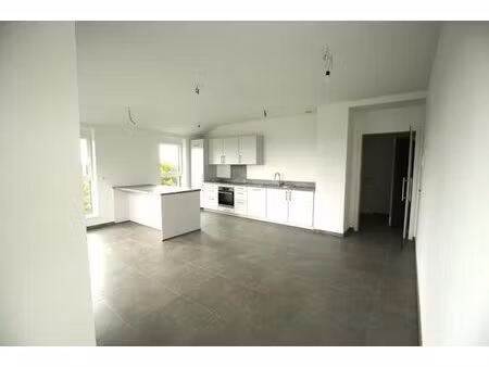 superbe penthouse 4 chambres avec terrasses