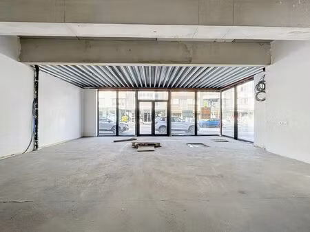 handelspand i/h centrum van sint-idesbald.