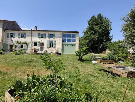 vente maison 7 pièces 184m2 la chapelle-des-pots 17100 - 325500 € - surface privée