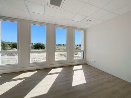 location bureau 18 m² à bezannes (51430)