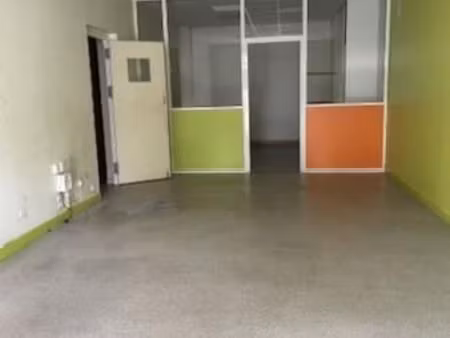 local bureaux 140 m²