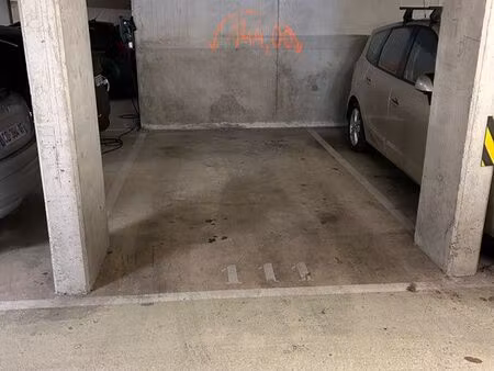 place de parking sécurisé