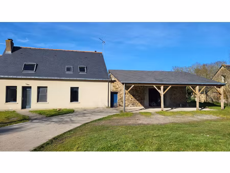maison en pierre entièrement rénovée