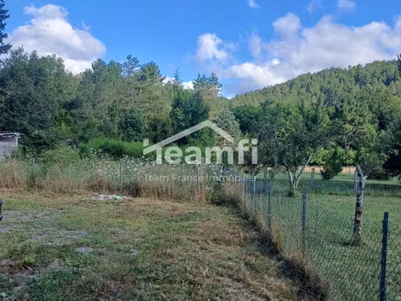 à vendre - maison constituée de deux appartements avec terrain