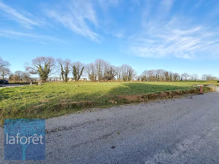 terrain proche a84  les portes du coglais 560m2