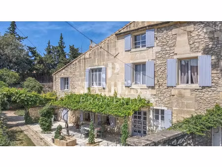 vente maison 7 pièces 255 m² à fontvieille (13990)  790 000 €