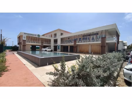 à louer local commercial 60 m2 proche hôtel pullman le