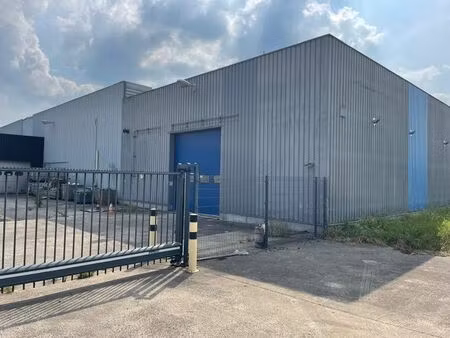 hall industriel sis 4eme avenue  zoning des hauts sarts