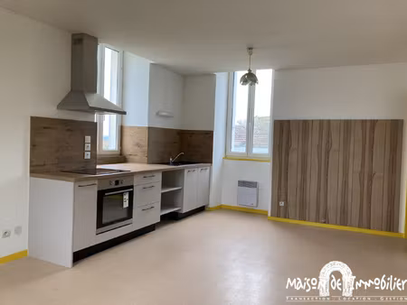 a louer à archiac - appartement 3 pièces - 58m2