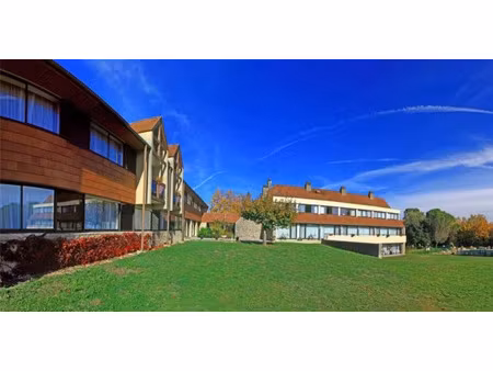 vente locaux professionnels 96 pièces 3900 m² à rocamadour (46500)  2 970 000 €