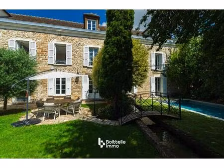 ancien moulin restauré 6 chambres  grande pièce à vivre  garage proche de vaux le vicomte