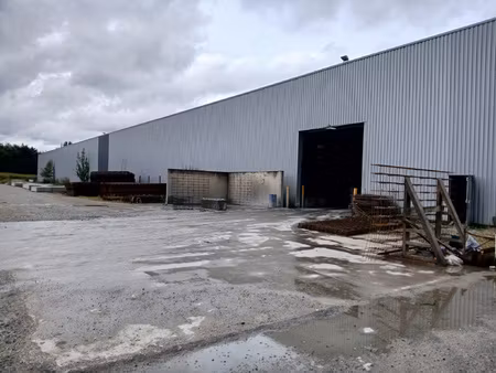 35 pays de vitré  local d'activité 2000 m2 à louer