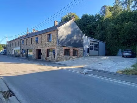 immeuble de rapport mixte de 3 unités - beau rendement