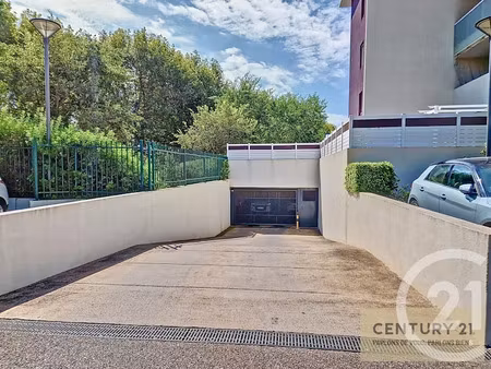 vente parking à istres (13800)  12 500 €