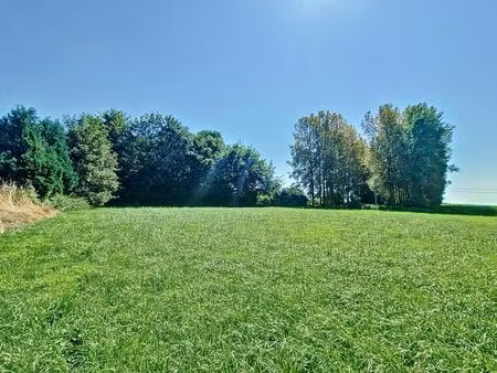 terrain de 13a63 en campagne  dans un cul-de-sac
