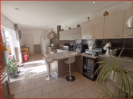 vente centre proche commerce  parfait état