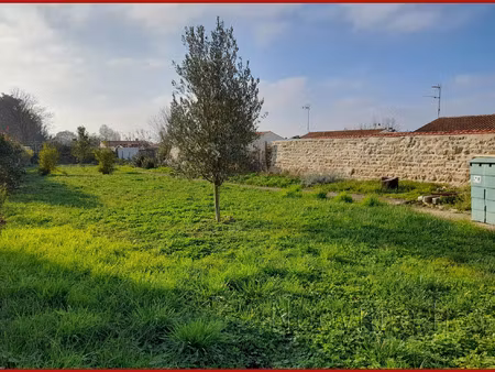 vente a restaurer 150m² bourg st hilaire des loges