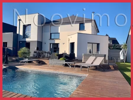 vente belle contemporaine de 155m2 avec piscine et spa et double garage