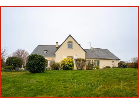 vente dans hameau tranquille  belle maison de 220m2 habitable 4/5 ch. 3500 m2 de terrain