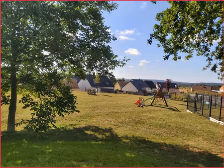 vente maison récente 4 chambres + 1 bureau  grd terrain